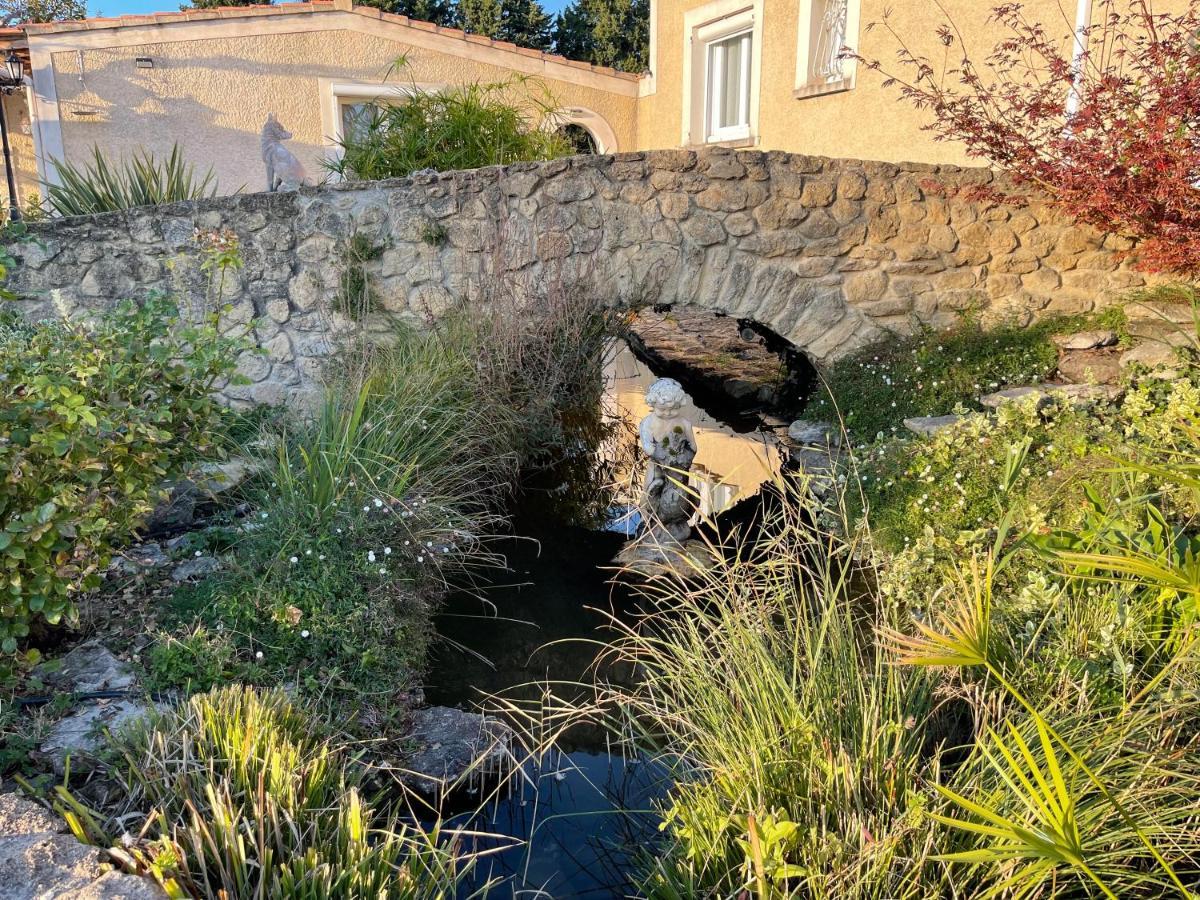 Studio Les Petits Lutins Entraigues-sur-la-Sorgue Exterior foto